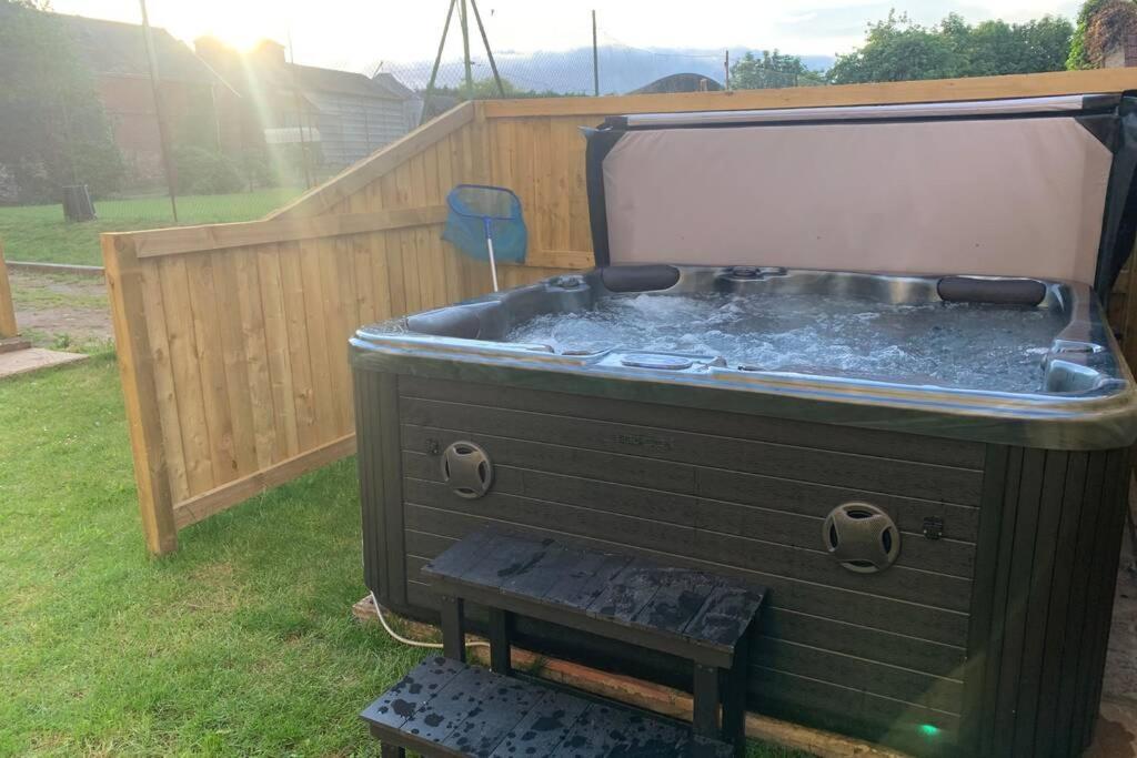 Countryside Annexe, With Hottub, Sleeps Up To 4 Daire Durston Dış mekan fotoğraf